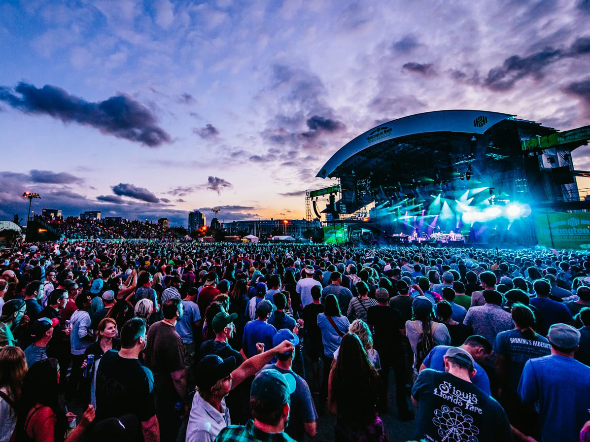 Q101 Piqniq: Incubus, Badflower & Beach Weather at Huntington Bank Pavilion at Northerly Island